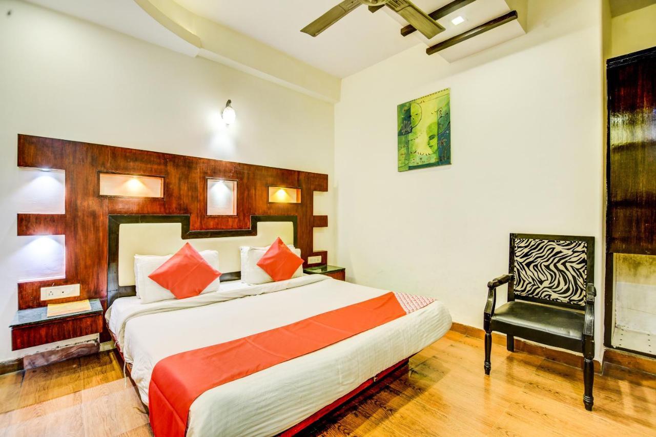 Oyo Hotel Asko International Near Gurudwara Shri Bangla Sahib Нью-Делі Екстер'єр фото