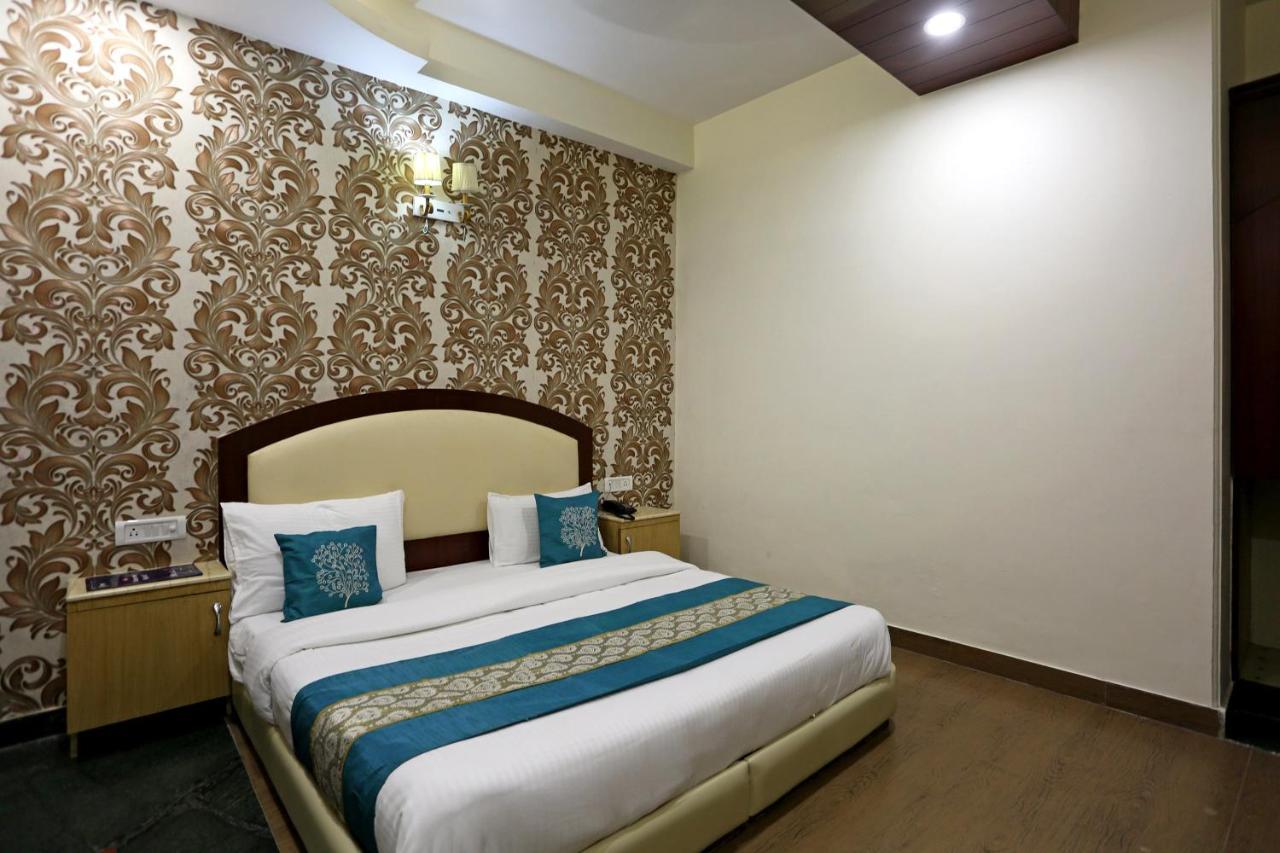 Oyo Hotel Asko International Near Gurudwara Shri Bangla Sahib Нью-Делі Екстер'єр фото