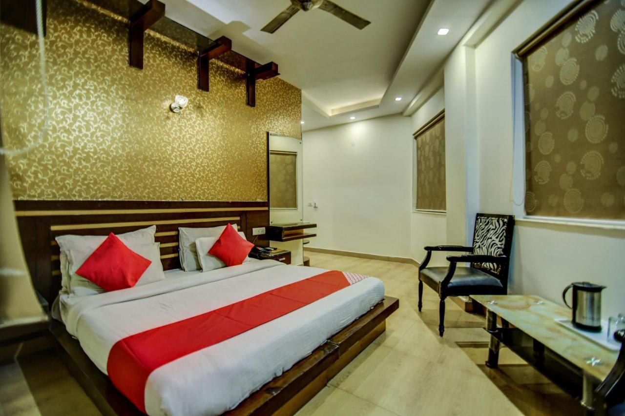 Oyo Hotel Asko International Near Gurudwara Shri Bangla Sahib Нью-Делі Екстер'єр фото