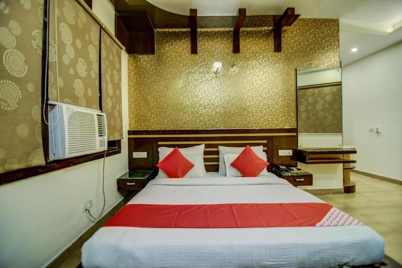 Oyo Hotel Asko International Near Gurudwara Shri Bangla Sahib Нью-Делі Екстер'єр фото