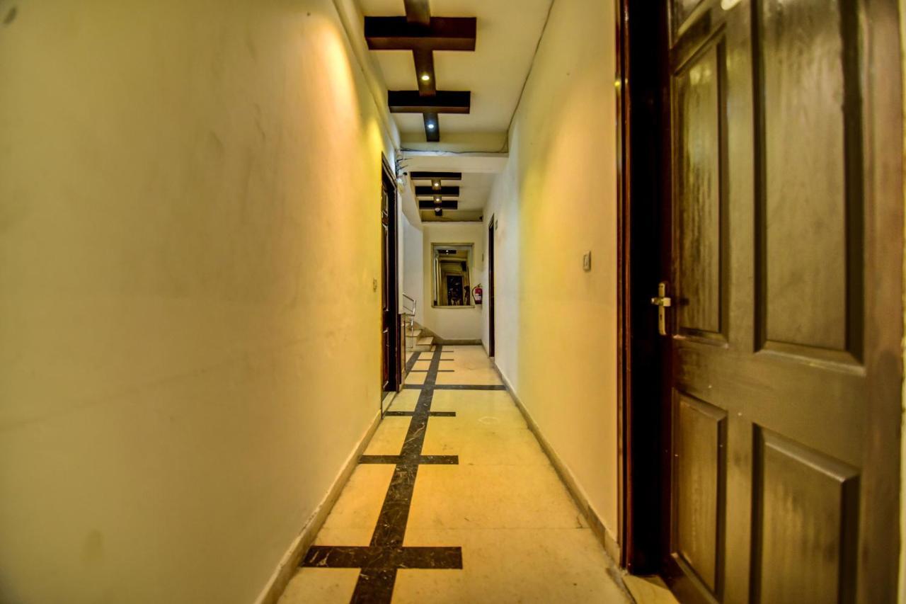 Oyo Hotel Asko International Near Gurudwara Shri Bangla Sahib Нью-Делі Екстер'єр фото
