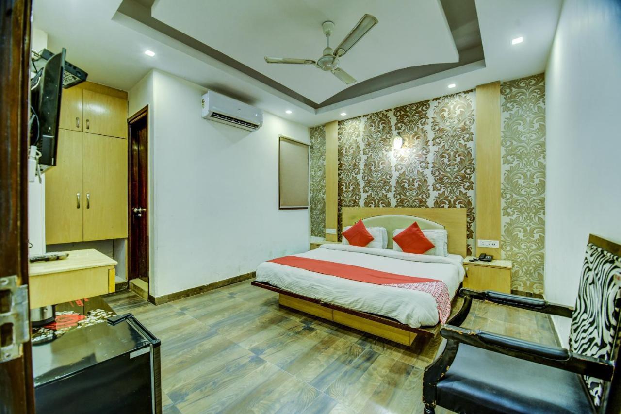 Oyo Hotel Asko International Near Gurudwara Shri Bangla Sahib Нью-Делі Екстер'єр фото