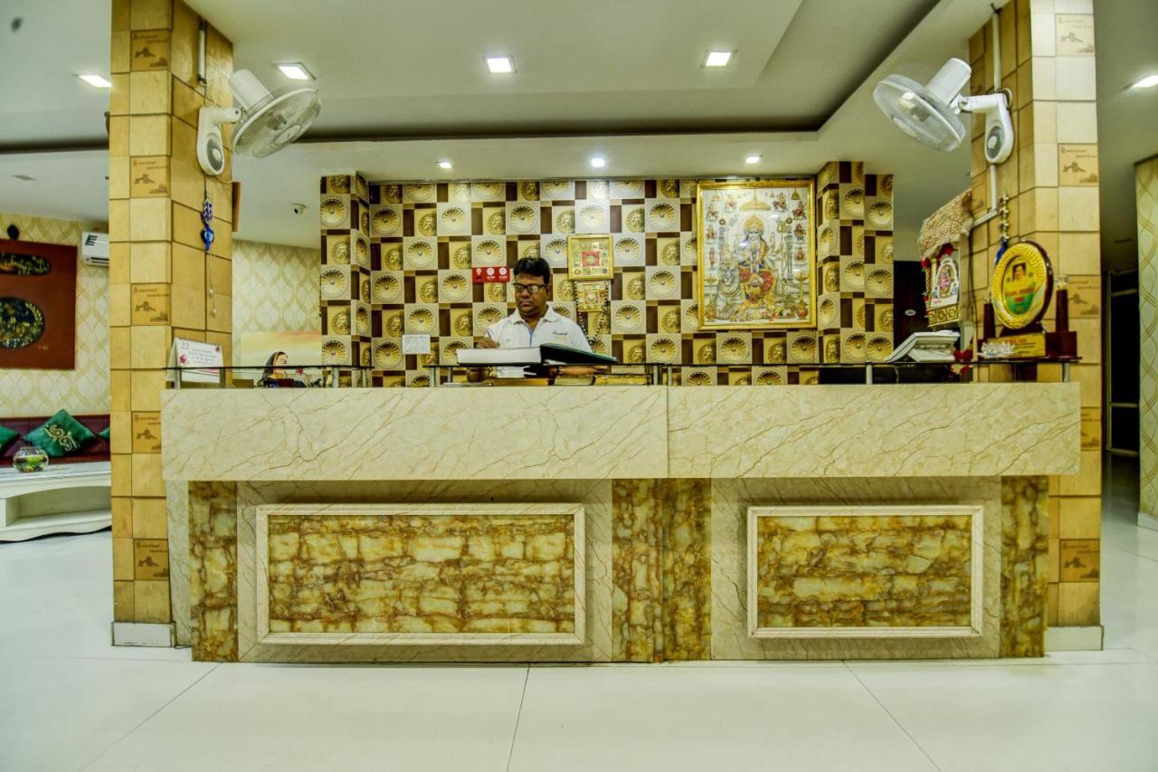 Oyo Hotel Asko International Near Gurudwara Shri Bangla Sahib Нью-Делі Екстер'єр фото