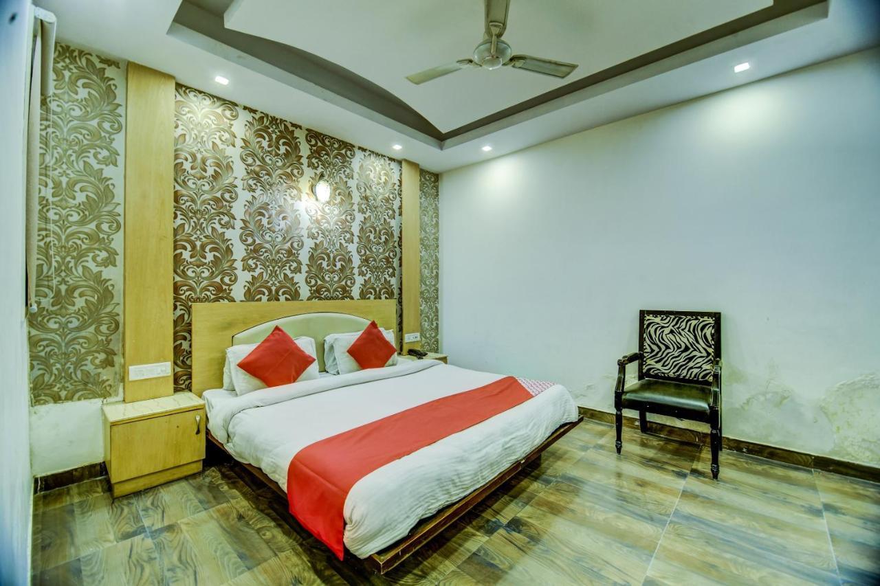 Oyo Hotel Asko International Near Gurudwara Shri Bangla Sahib Нью-Делі Екстер'єр фото
