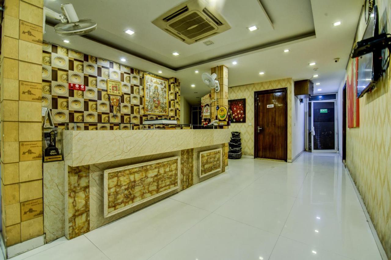 Oyo Hotel Asko International Near Gurudwara Shri Bangla Sahib Нью-Делі Екстер'єр фото
